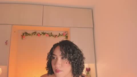 Snapshot of tarawiilson_ chatting on October 17, 4:15 am T A R A online show from October 17, 4:15 am