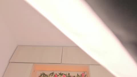 Snapshot of tarawiilson_ chatting on October 19, 4:40 pm T A R A online show from October 19, 4:40 pm