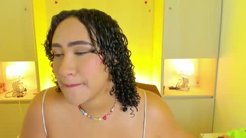 Snapshot of tarawiilson_ chatting on October 31, 4:13 am T A R A online show from October 31, 4:13 am