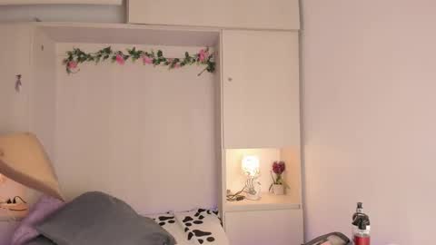 Snapshot of tarawiilson_ chatting on November 7, 4:23 am T A R A online show from November 7, 4:23 am