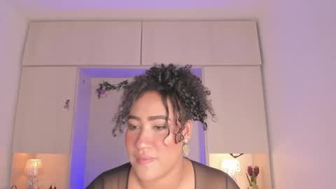 Snapshot of tarawiilson_ chatting on November 14, 4:33 am T A R A online show from November 14, 4:33 am