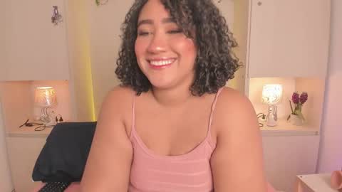 Snapshot of tarawiilson_ chatting on November 22, 8:52 pm T A R A online show from November 22, 8:52 pm