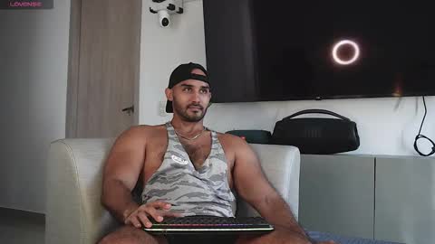 Snapshot of tarek_dan chatting on November 7, 3:56 pm Tarek online show from November 7, 3:56 pm