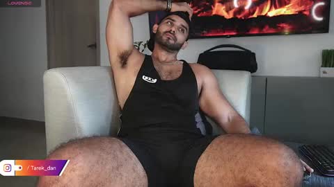 Snapshot of tarek_dan chatting on November 21, 3:22 pm Tarek online show from November 21, 3:22 pm