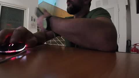 Snapshot of tarkan198 chatting on January 13, 6:38 pm tarkan198 online show from January 13, 6:38 pm