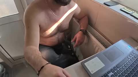 Snapshot of tarkan198 chatting on March 7, 7:08 am tarkan198 online show from March 7, 7:08 am