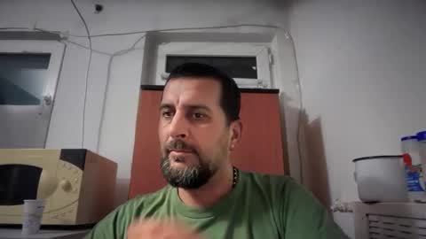 Snapshot of tarkan198 chatting on October 23, 6:39 pm tarkan198 online show from October 23, 6:39 pm