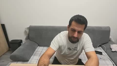 Snapshot of tarkan198 chatting on November 17, 7:08 pm tarkan198 online show from November 17, 7:08 pm