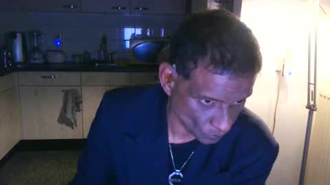 Genaro Thode online show from May 22, 10:04 pm