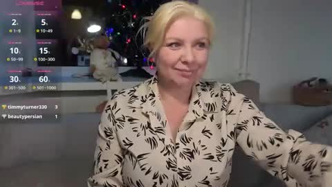 Snapshot of tasha__moon chatting on January 14, 6:13 pm Tasha Moon online show from January 14, 6:13 pm