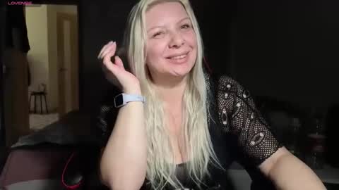 Snapshot of tasha__moon chatting on April 23, 6:10 pm Tasha Moon online show from April 23, 6:10 pm