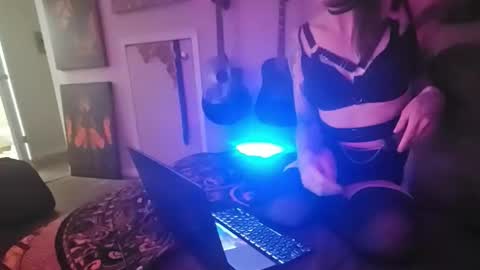 tashaclouds online show from February 19, 4:52 am