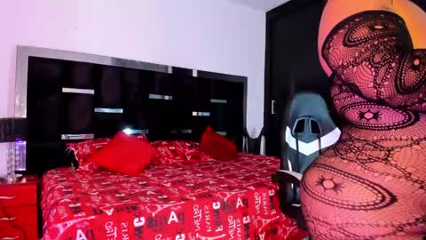 Snapshot of tashasant chatting on October 18, 11:38 pm tashasant online show from October 18, 11:38 pm
