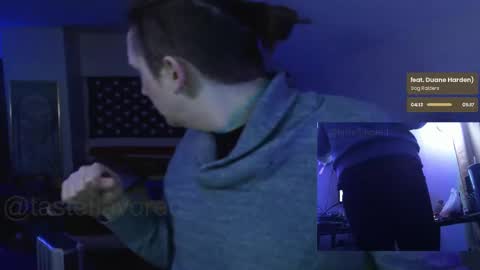 Snapshot of tasteflavored_femboy chatting on February 20, 10:48 pm Taste online show from February 20, 10:48 pm