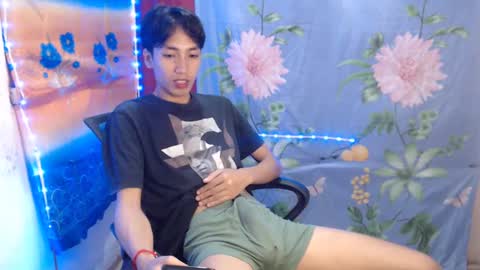 Snapshot of tastylicious_kim chatting on February 1, 4:35 am Ask me online show from February 1, 4:35 am