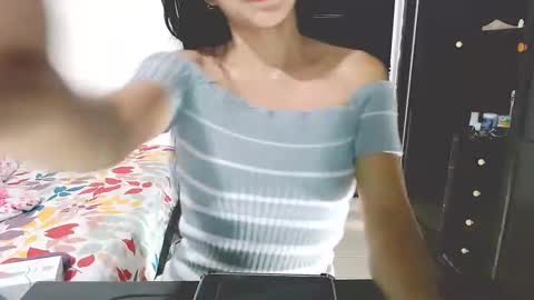 Snapshot of tata20_ chatting on November 22, 2:21 am tatabebe online show from November 22, 2:21 am