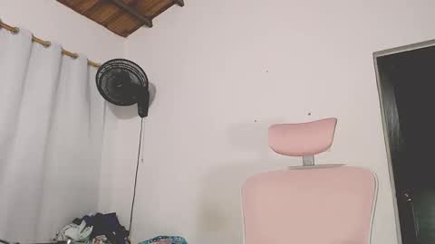 Snapshot of tata20_ chatting on November 24, 1:27 am tatabebe online show from November 24, 1:27 am