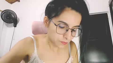 Snapshot of tata20_ chatting on November 25, 1:27 am tatabebe online show from November 25, 1:27 am