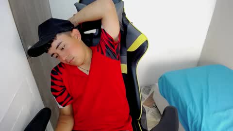 T A T A N online show from November 19, 8:31 pm