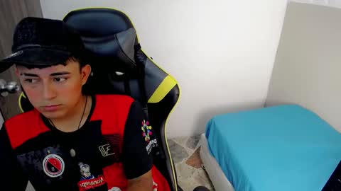 T A T A N online show from November 20, 8:52 pm