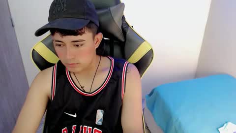 T A T A N online show from November 26, 8:32 pm