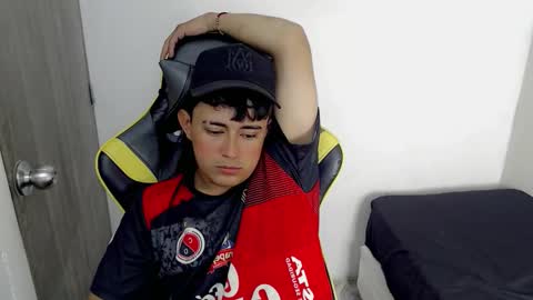 T A T A N online show from November 28, 9:06 pm