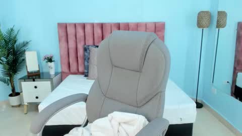 Tati Saldarriaga online show from February 11, 4:01 pm