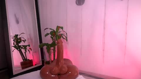 Snapshot of tatiana_monroe chatting on July 22, 2:42 pm Hey Im Tatiana online show from July 22, 2:42 pm