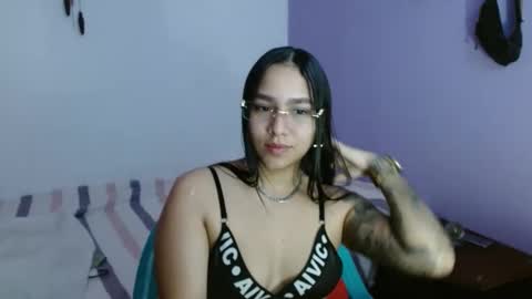 Snapshot of tatiana_quiroz chatting on October 9, 9:57 pm TATI online show from October 9, 9:57 pm