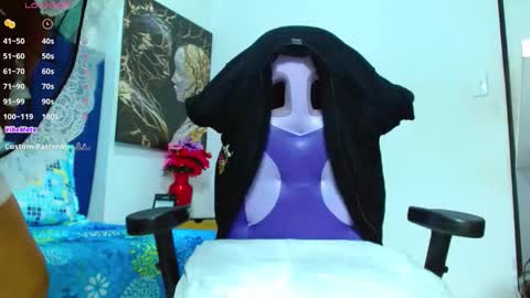 Snapshot of tatiana_star1 chatting on November 19, 8:09 pm tatiana_star1 online show from November 19, 8:09 pm