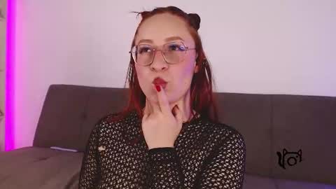 Snapshot of tatianayj chatting on November 21, 12:54 am Tatis online show from November 21, 12:54 am