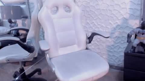 tatilee online show from March 11, 4:13 pm