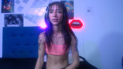 Snapshot of tatis_blux chatting on December 12, 11:25 pm Tatiana  online show from December 12, 11:25 pm