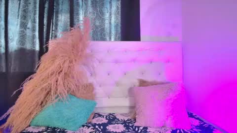 Snapshot of tatixxxvega chatting on July 6, 6:43 pm tatix online show from July 6, 6:43 pm