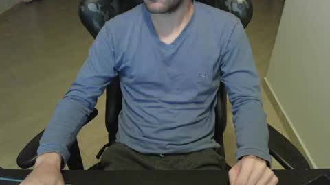 Snapshot of tatmers chatting on December 4, 10:41 pm Lucas online show from December 4, 10:41 pm