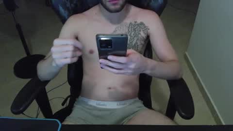 Snapshot of tatmers chatting on March 11, 10:42 pm Lucas online show from March 11, 10:42 pm