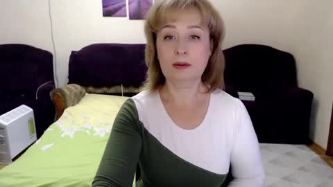 Snapshot of tattease chatting on December 22, 7:31 pm Tattease online show from December 22, 7:31 pm