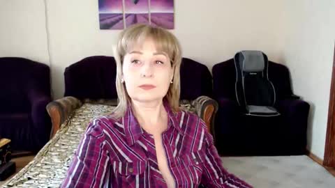 Snapshot of tattease chatting on May 18, 12:44 pm Tattease online show from May 18, 12:44 pm