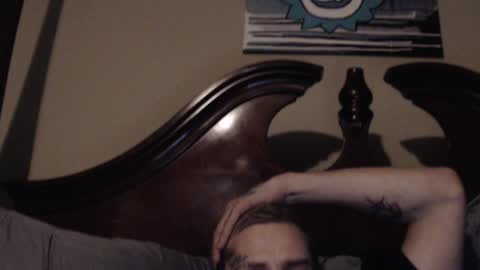 Snapshot of tattedzombie chatting on January 17, 3:23 am tattedzombie online show from January 17, 3:23 am