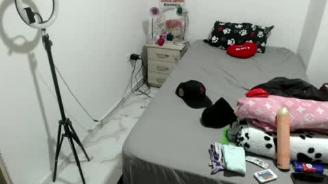 tatto_smoke_couple online show from July 12, 5:09 am