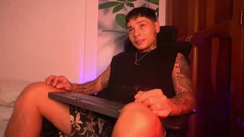 Snapshot of tattokoi chatting on September 18, 8:11 pm tattokoi online show from September 18, 8:11 pm