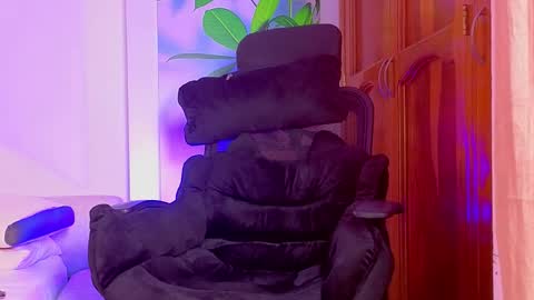 Snapshot of tattokoi chatting on November 22, 1:37 am tattokoi online show from November 22, 1:37 am