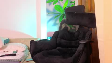 Snapshot of tattokoi chatting on December 5, 1:36 am tattokoi online show from December 5, 1:36 am