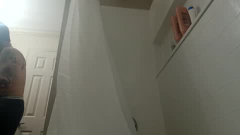 Snapshot of tattoo3333 chatting on November 27, 4:31 pm tattoo3333 online show from November 27, 4:31 pm