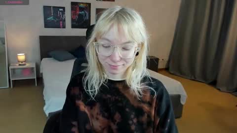 Snapshot of tattoo_artbaby chatting on December 4, 1:48 am tattoo_artbaby online show from December 4, 1:48 am