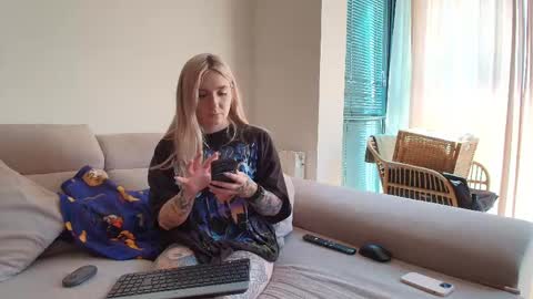 tattoobbgirl online show from April 22, 2:18 pm
