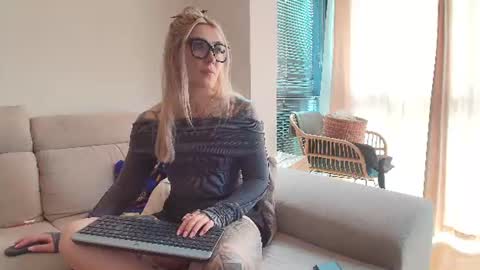 tattoobbgirl online show from June 16, 3:47 pm