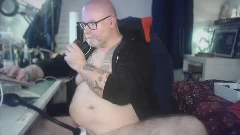Tattooeddilf 01 online show from April 25, 9:12 pm