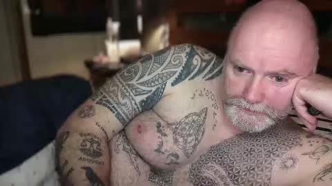 Tattooeddilf 01 online show from April 29, 10:38 pm
