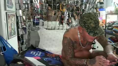 tatts687064 online show from April 24, 2:25 am